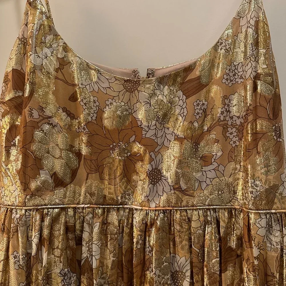 Beautiful gold lame lurex gown perfect for weddings, so flattering & comfortable